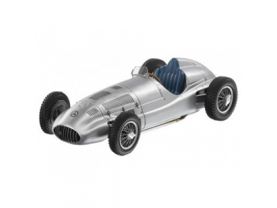 Модель Mercedes-Benz 1.5-litre race car, W165, 1939, Silver, Scale 1:43 от Mercedes Модель Mercedes-Benz 1.5-litre race car, W165, 1939, Silver, Scale 1:43